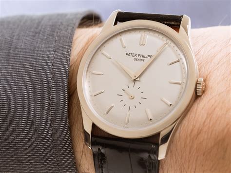 patek philippe calatrava en or blanc réf 5196 g|philippe calatrava 5196 white gold.